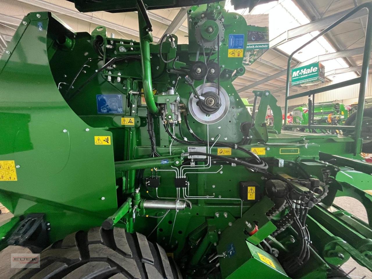 Rundballenpresse of the type McHale F 5500, Neumaschine in Tuntenhausen (Picture 13)