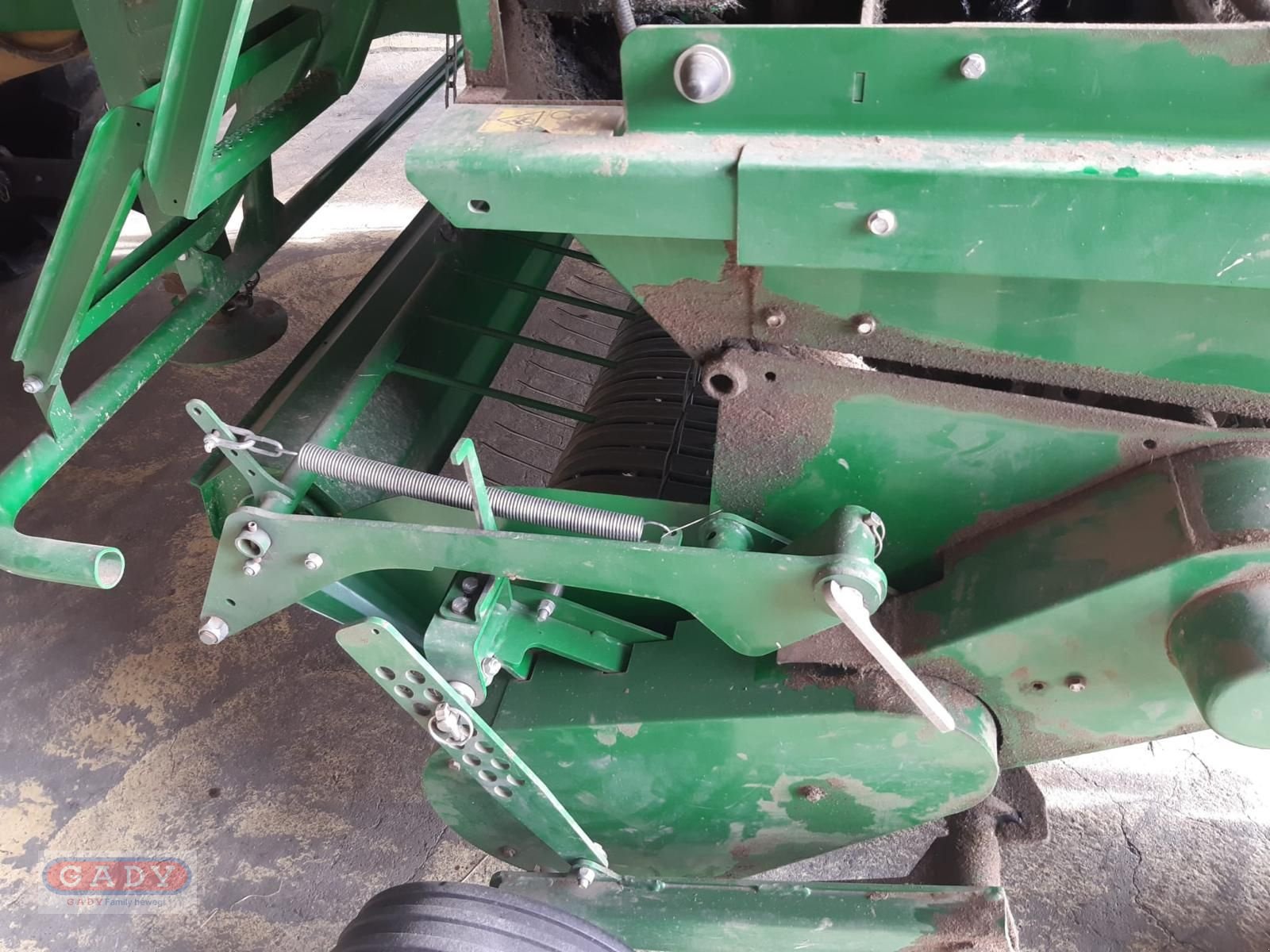 Rundballenpresse des Typs McHale F 560 RUNDBALLEN PRESSE, Gebrauchtmaschine in Lebring (Bild 4)