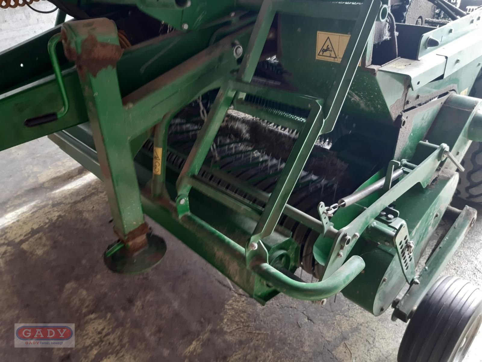 Rundballenpresse des Typs McHale F 560 RUNDBALLEN PRESSE, Gebrauchtmaschine in Lebring (Bild 2)