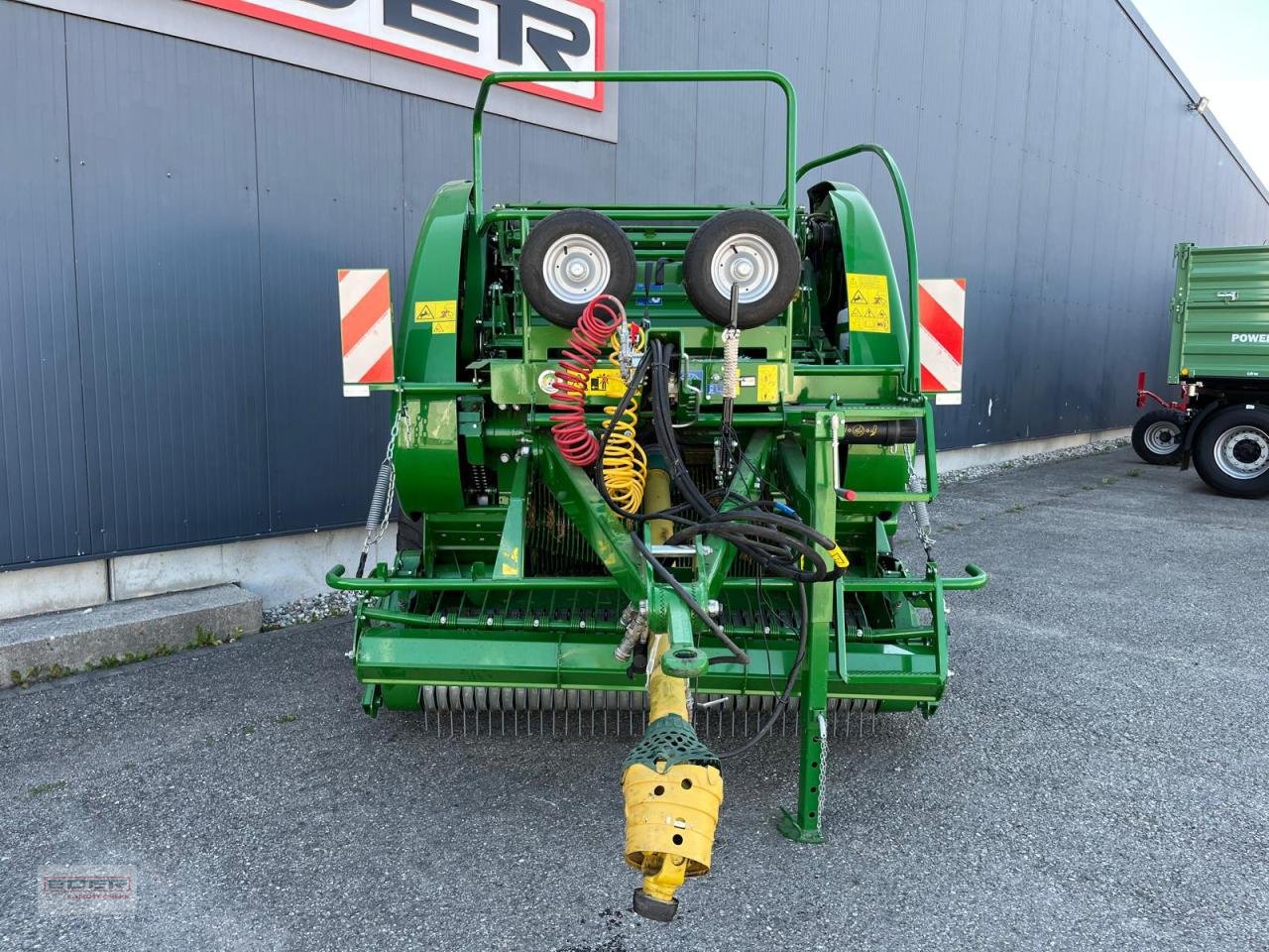 Rundballenpresse typu McHale F 5600, Vorführmaschine v Tuntenhausen (Obrázek 2)