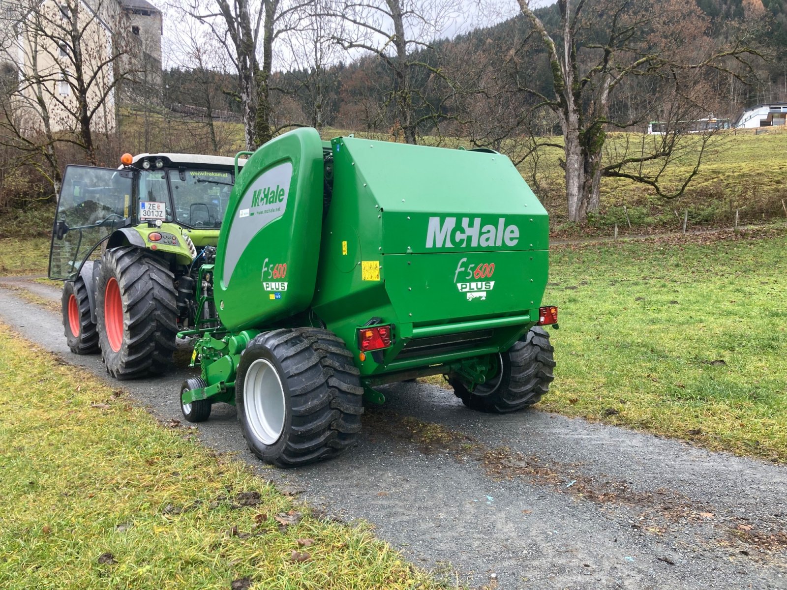 Rundballenpresse typu McHale F 5600, Gebrauchtmaschine v Kaprun (Obrázek 2)