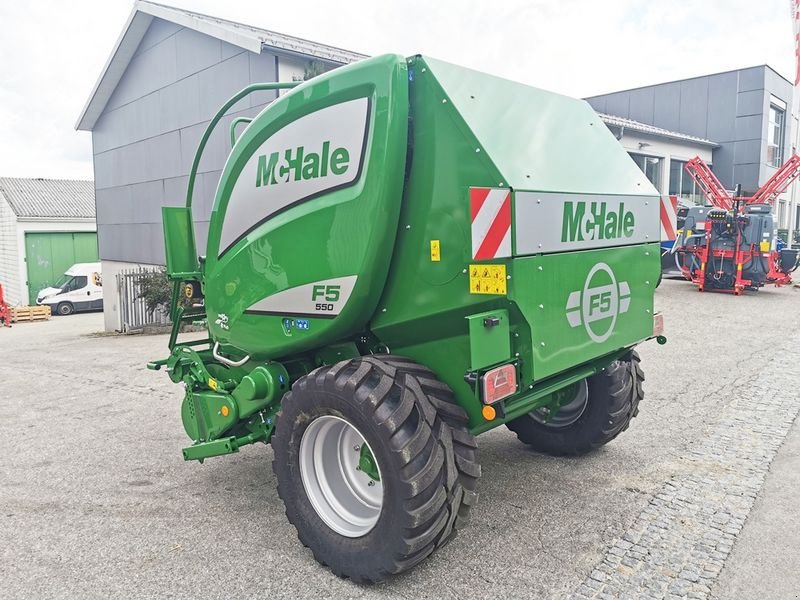 Rundballenpresse des Typs McHale F5-550 Rundballenpresse, Neumaschine in St. Marienkirchen (Bild 3)