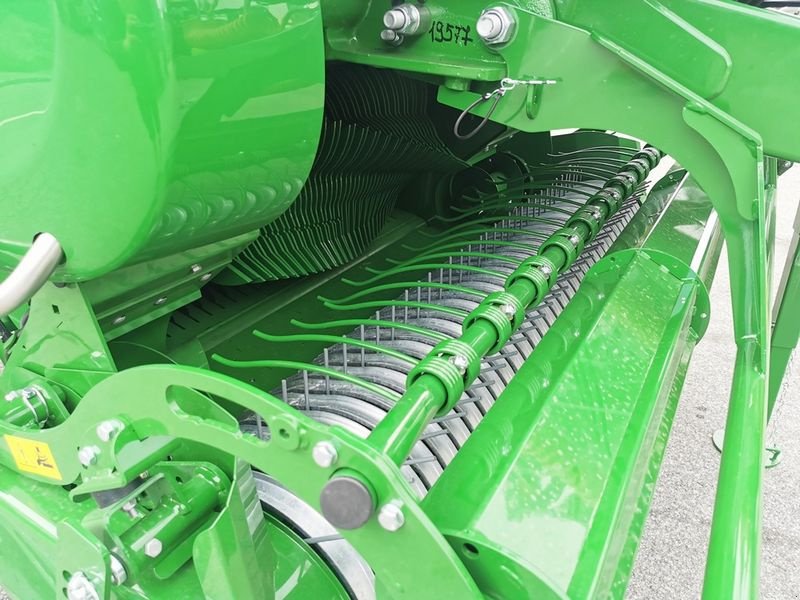 Rundballenpresse des Typs McHale F5-550 Rundballenpresse, Neumaschine in St. Marienkirchen (Bild 8)