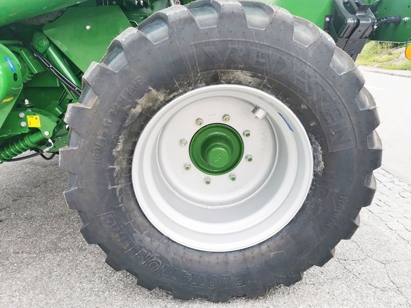 Rundballenpresse des Typs McHale F5-550 Rundballenpresse, Neumaschine in St. Marienkirchen (Bild 5)