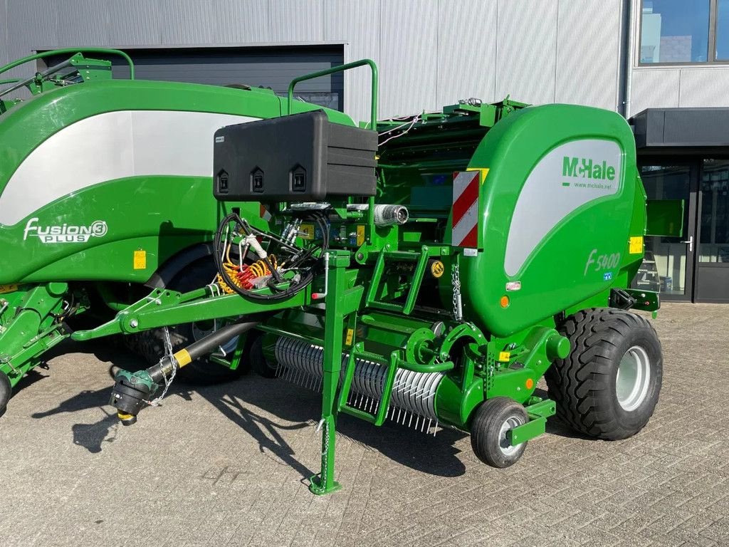 Rundballenpresse typu McHale F5400, Gebrauchtmaschine v BENNEKOM (Obrázek 5)