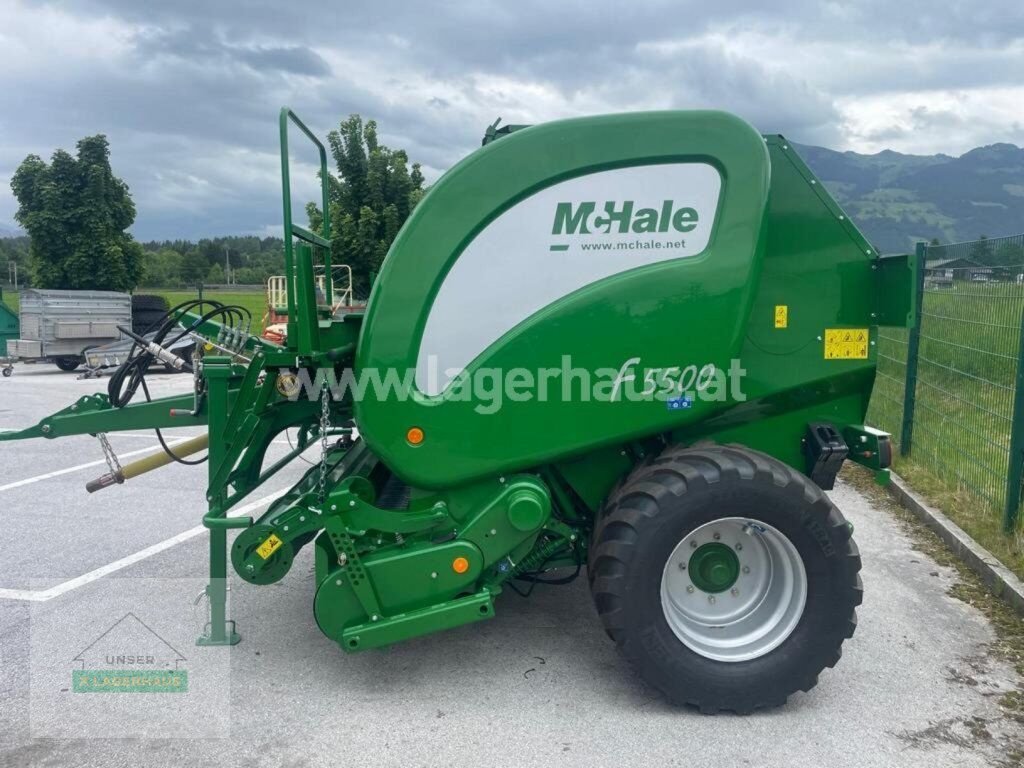 Rundballenpresse des Typs McHale F5500, Neumaschine in Schlitters (Bild 4)