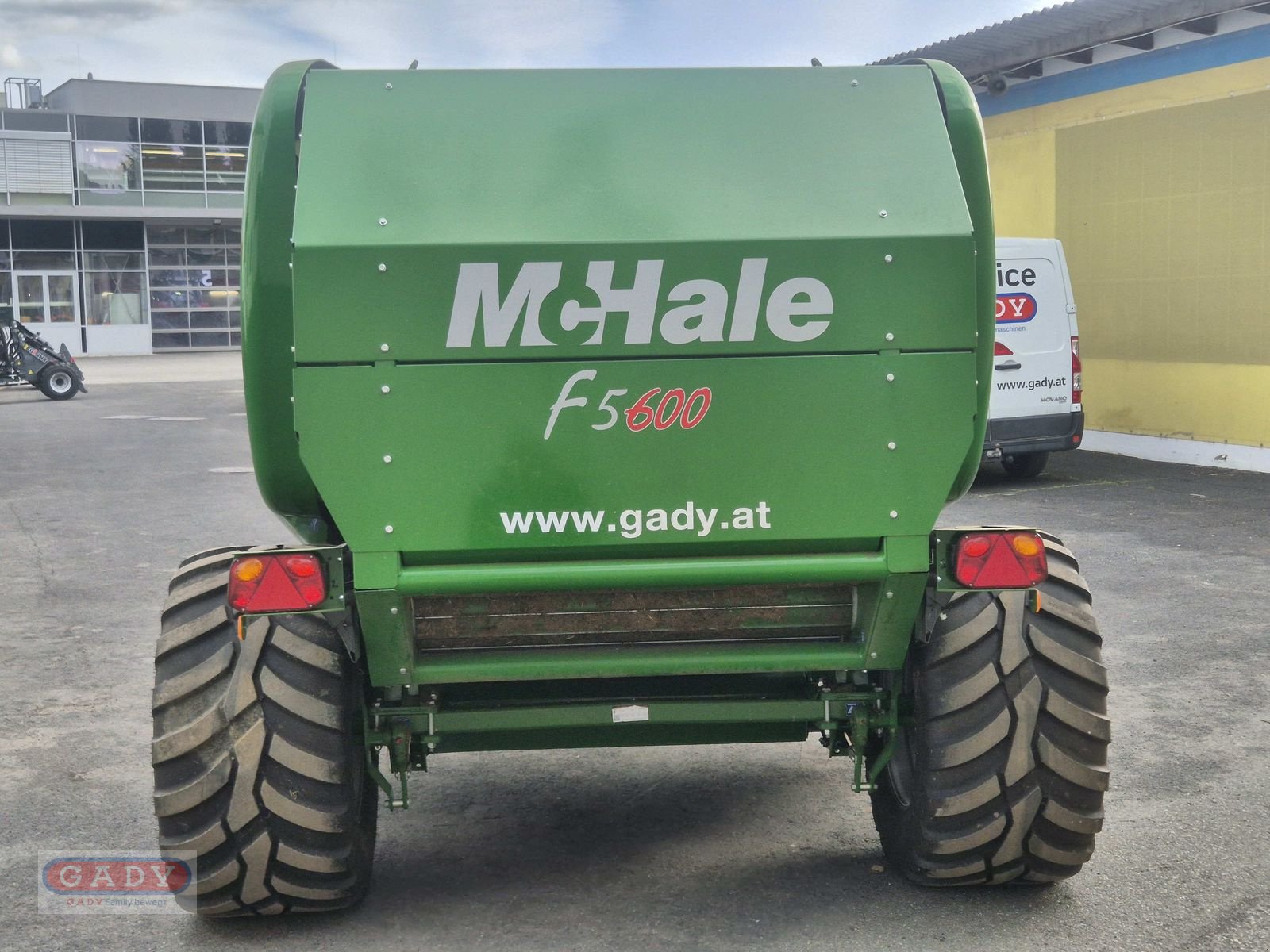 Rundballenpresse des Typs McHale F560 RUNDBALLENPRESSE, Gebrauchtmaschine in Lebring (Bild 2)