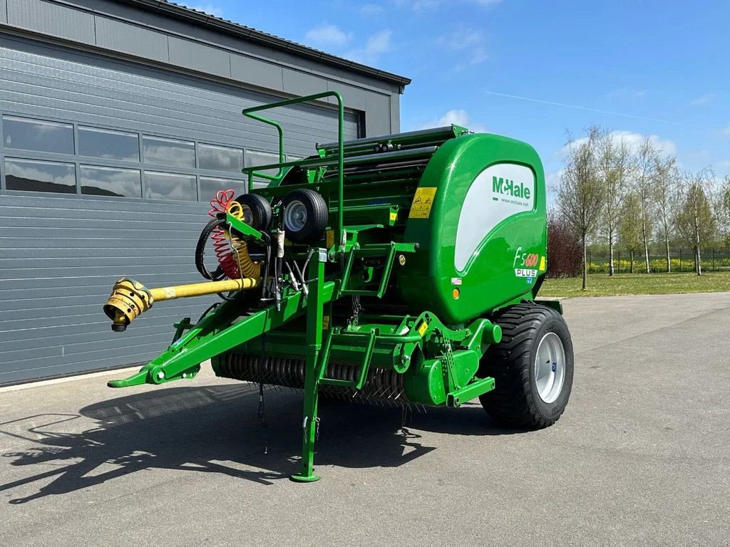 Rundballenpresse of the type McHale F5600 plus, Gebrauchtmaschine in BENNEKOM (Picture 8)