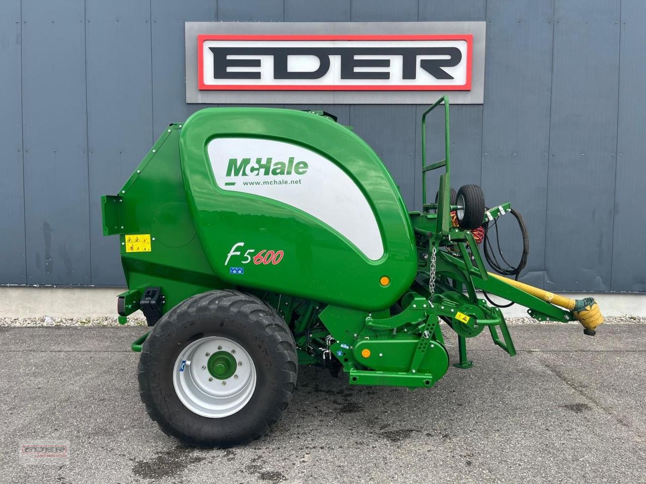 Rundballenpresse a típus McHale F5600, Gebrauchtmaschine ekkor: Tuntenhausen (Kép 3)