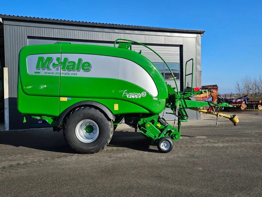 Rundballenpresse van het type McHale Fusion 3 Plus bj 2022 balenstand 10.652, Gebrauchtmaschine in BENNEKOM (Foto 3)