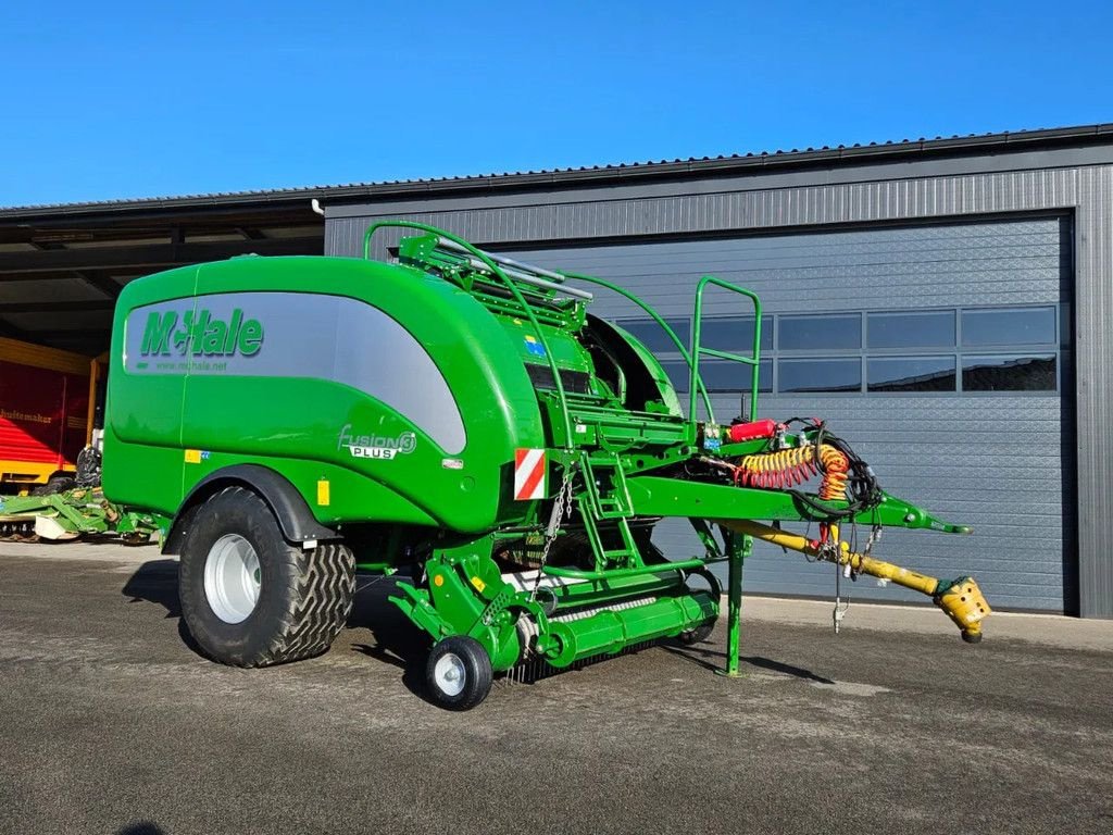 Rundballenpresse van het type McHale Fusion 3 Plus bj 2022 balenstand 10.652, Gebrauchtmaschine in BENNEKOM (Foto 2)