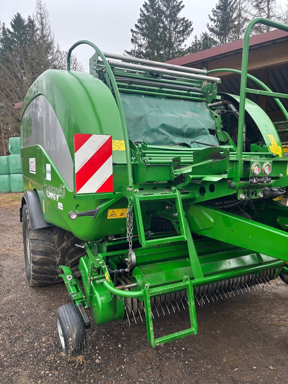 Rundballenpresse tip McHale Fusion 3 Plus, Gebrauchtmaschine in Memmingen (Poză 3)