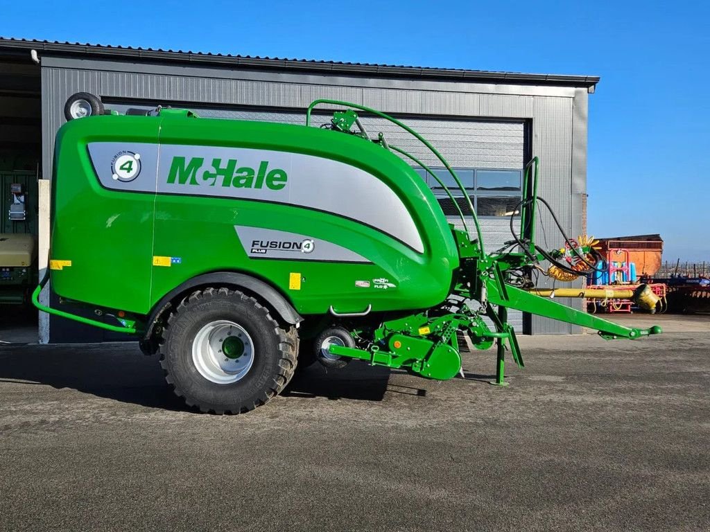 Rundballenpresse van het type McHale Fusion 4 plus, Gebrauchtmaschine in BENNEKOM (Foto 3)