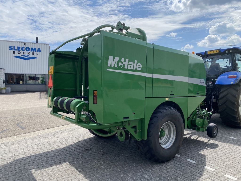 Rundballenpresse типа McHale FUSION, Gebrauchtmaschine в BOEKEL (Фотография 3)