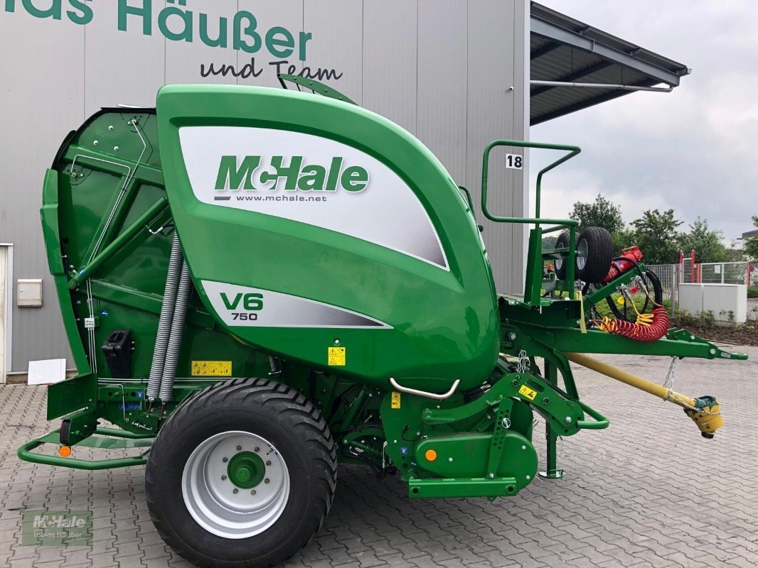 Rundballenpresse typu McHale V 6750 Variable Riemenpresse, Neumaschine v Borgholzhausen (Obrázek 3)