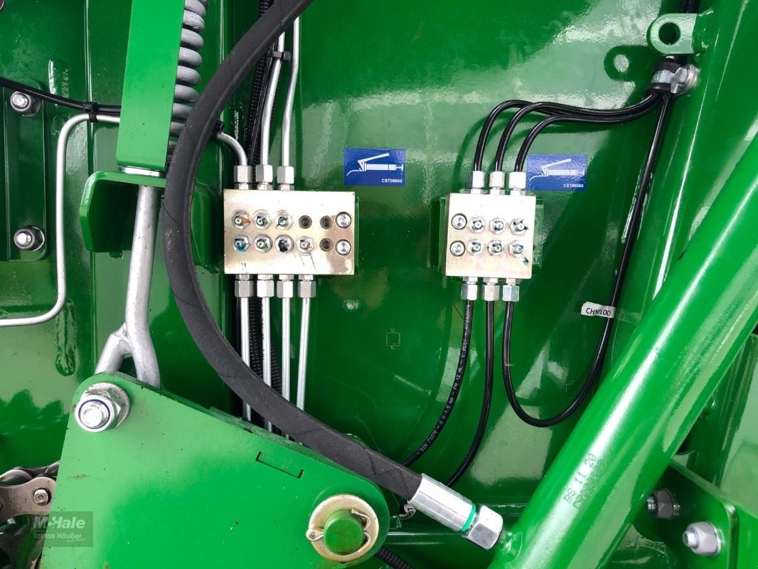 Rundballenpresse typu McHale V 6750 Variable Riemenpresse, Neumaschine v Borgholzhausen (Obrázek 16)