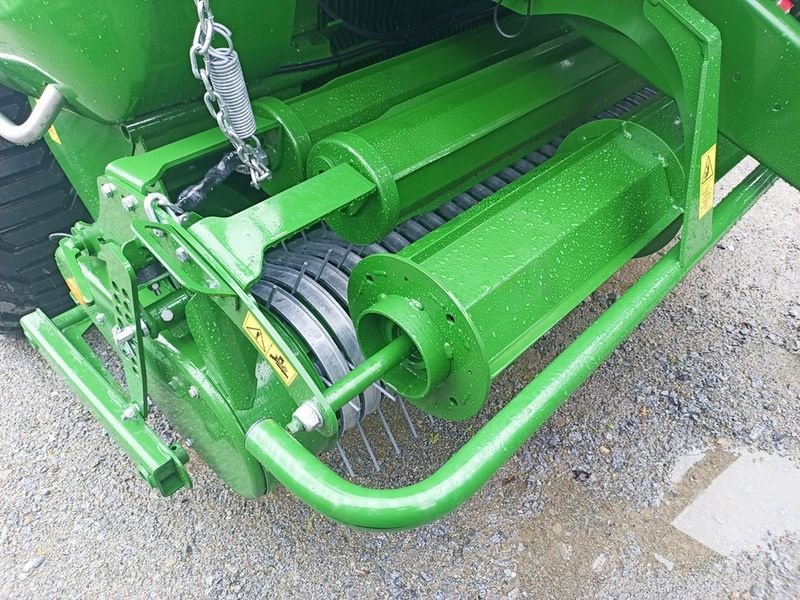 Rundballenpresse des Typs McHale V6 750 Isobus Rundballenpresse variabel, Neumaschine in St. Marienkirchen (Bild 7)