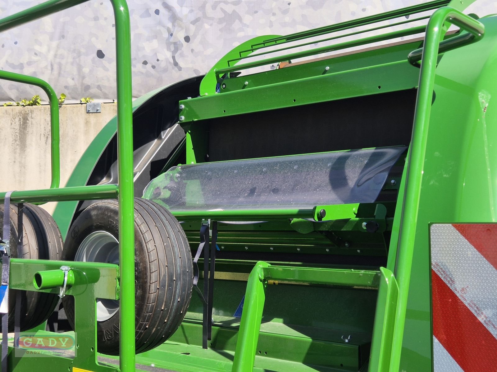 Rundballenpresse typu McHale V6 750 RUNDBALLENPRESSE, Vorführmaschine v Lebring (Obrázek 8)