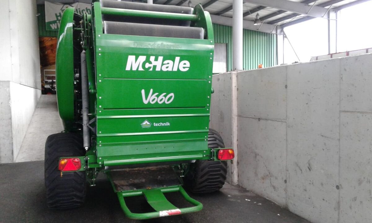 Rundballenpresse des Typs McHale V660 Ballenpresse, Gebrauchtmaschine in Bergheim (Bild 3)