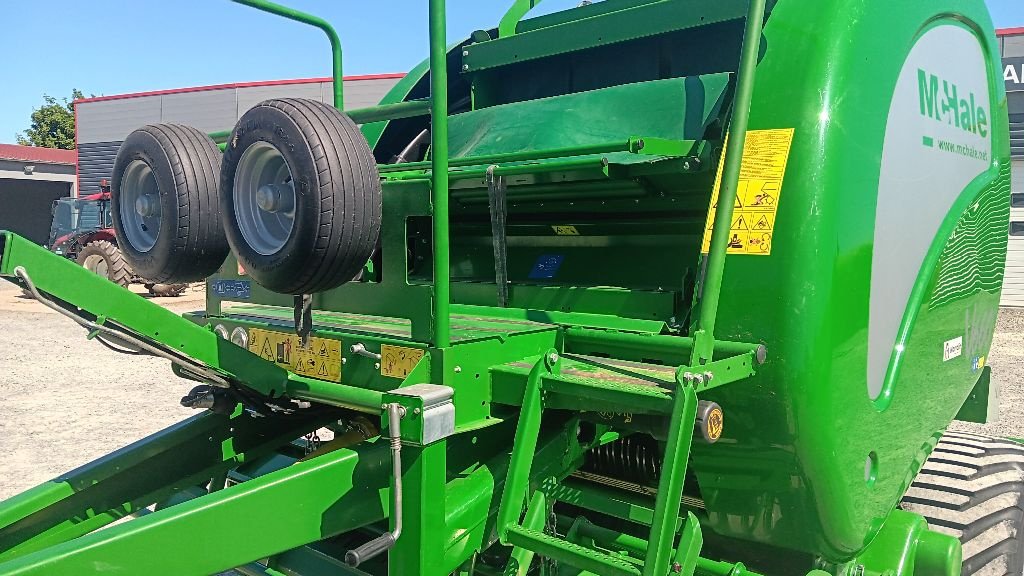 Rundballenpresse Türe ait McHale V660, Gebrauchtmaschine içinde JOZE (resim 4)