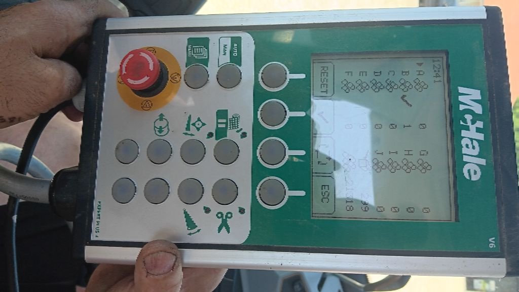 Rundballenpresse Türe ait McHale V660, Gebrauchtmaschine içinde JOZE (resim 6)