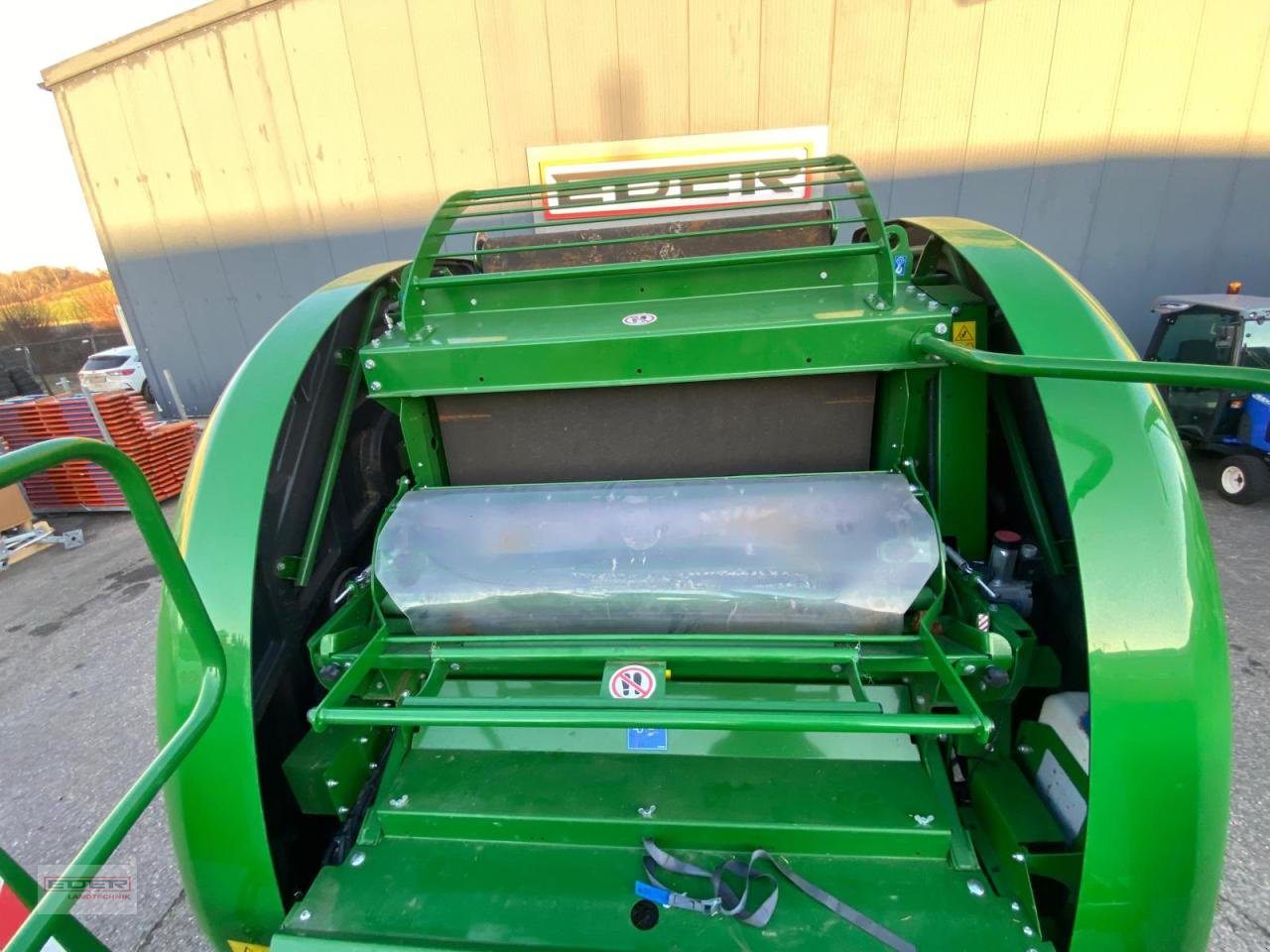 Rundballenpresse typu McHale V6750, Vorführmaschine v Tuntenhausen (Obrázek 19)