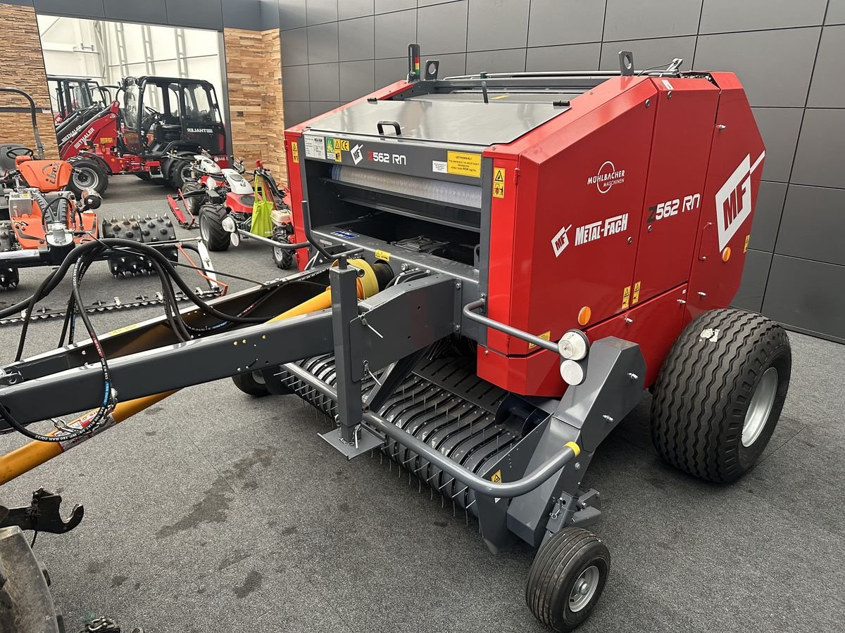 Rundballenpresse des Typs Metal-Fach Festkammer Rundballenpresse Z562RN, Neumaschine in Tamsweg (Bild 5)