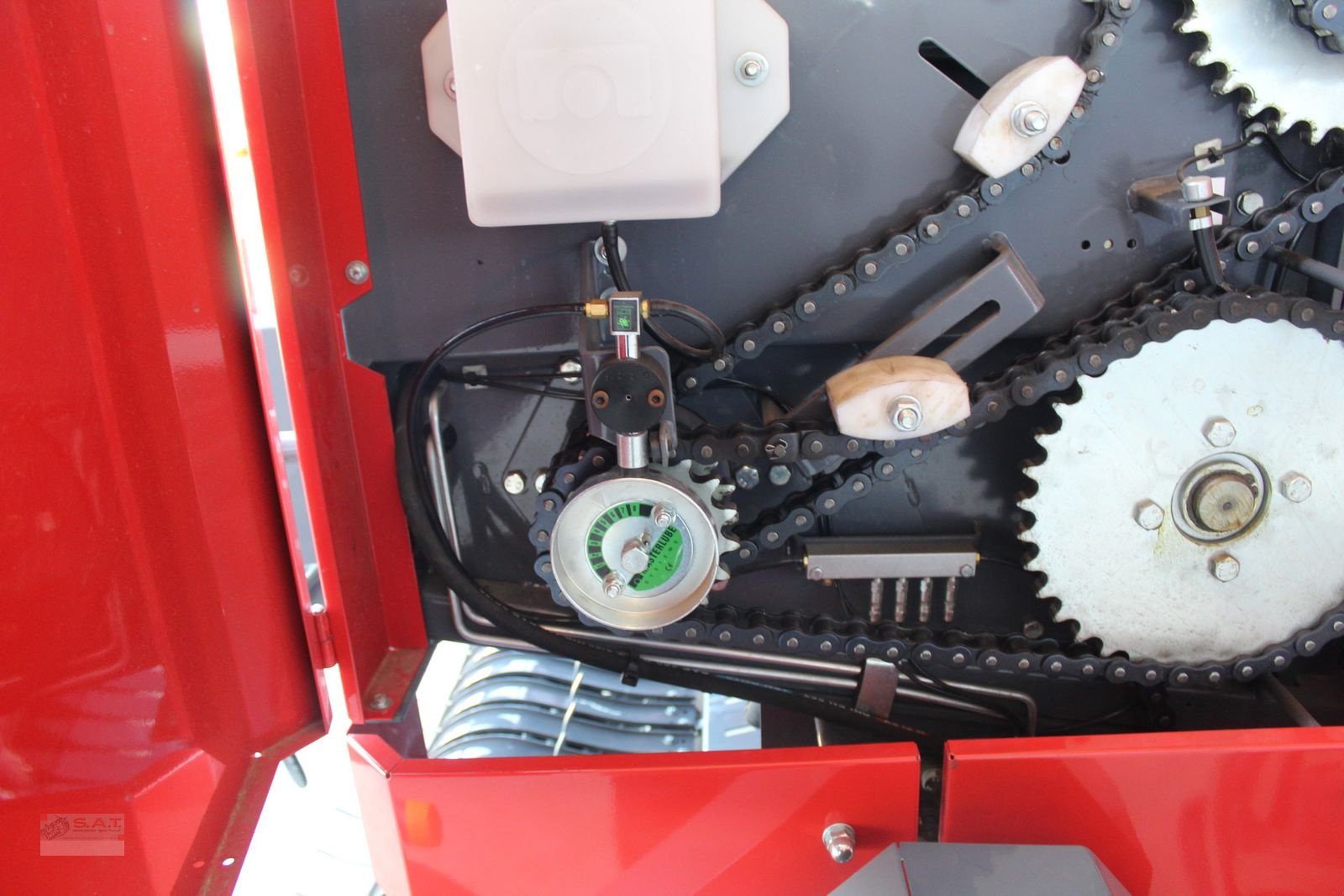 Rundballenpresse des Typs Metal-Fach RN 562-Bergprofi-Ballenpresse, Neumaschine in Eberschwang (Bild 26)