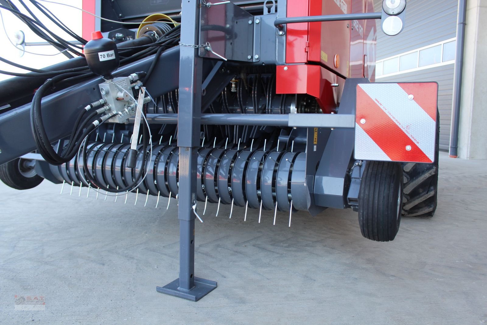 Rundballenpresse des Typs Metal-Fach RN 562-Bergprofi-Ballenpresse, Neumaschine in Eberschwang (Bild 11)