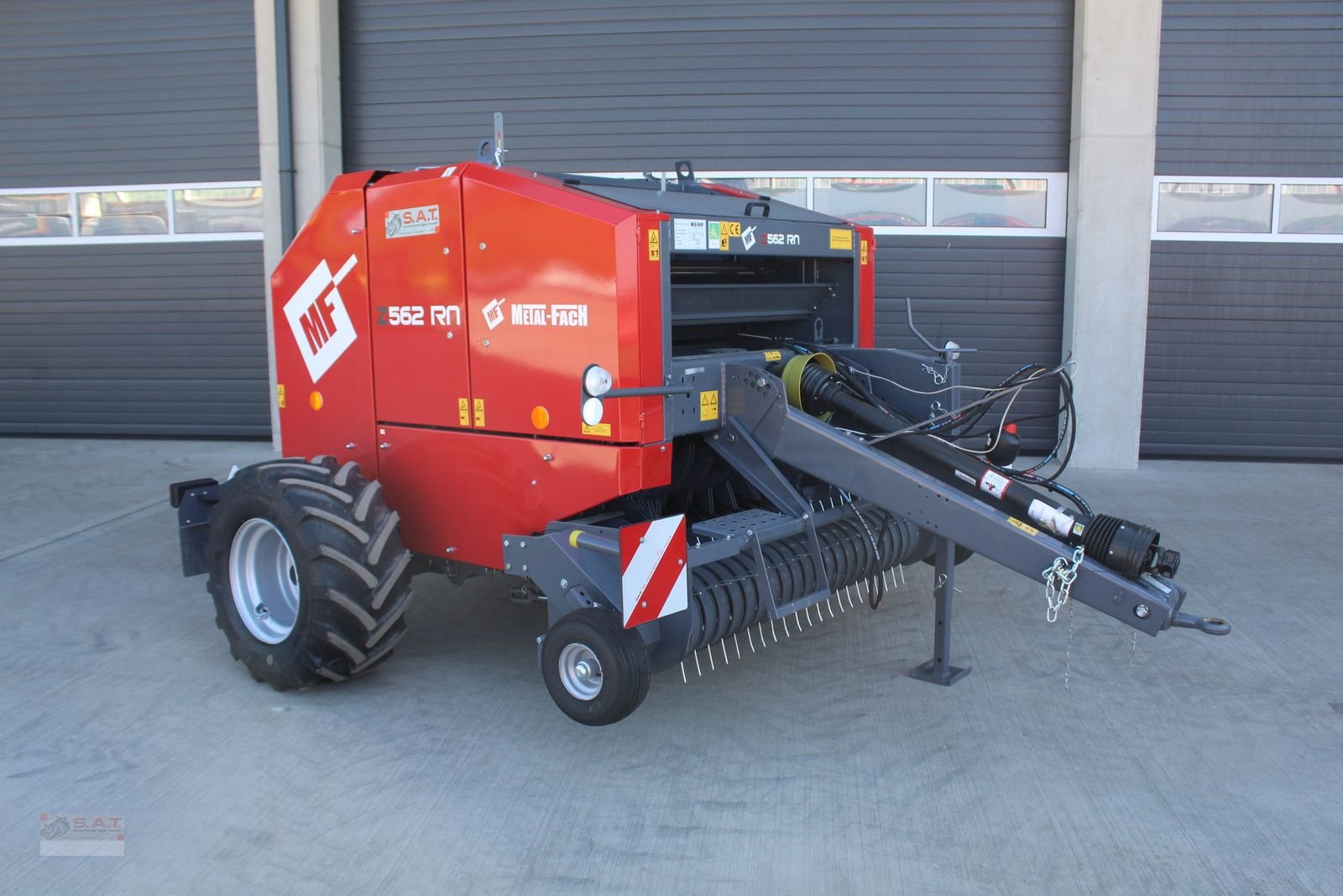 Rundballenpresse des Typs Metal-Fach RN 562-Bergprofi-Ballenpresse, Neumaschine in Eberschwang (Bild 1)