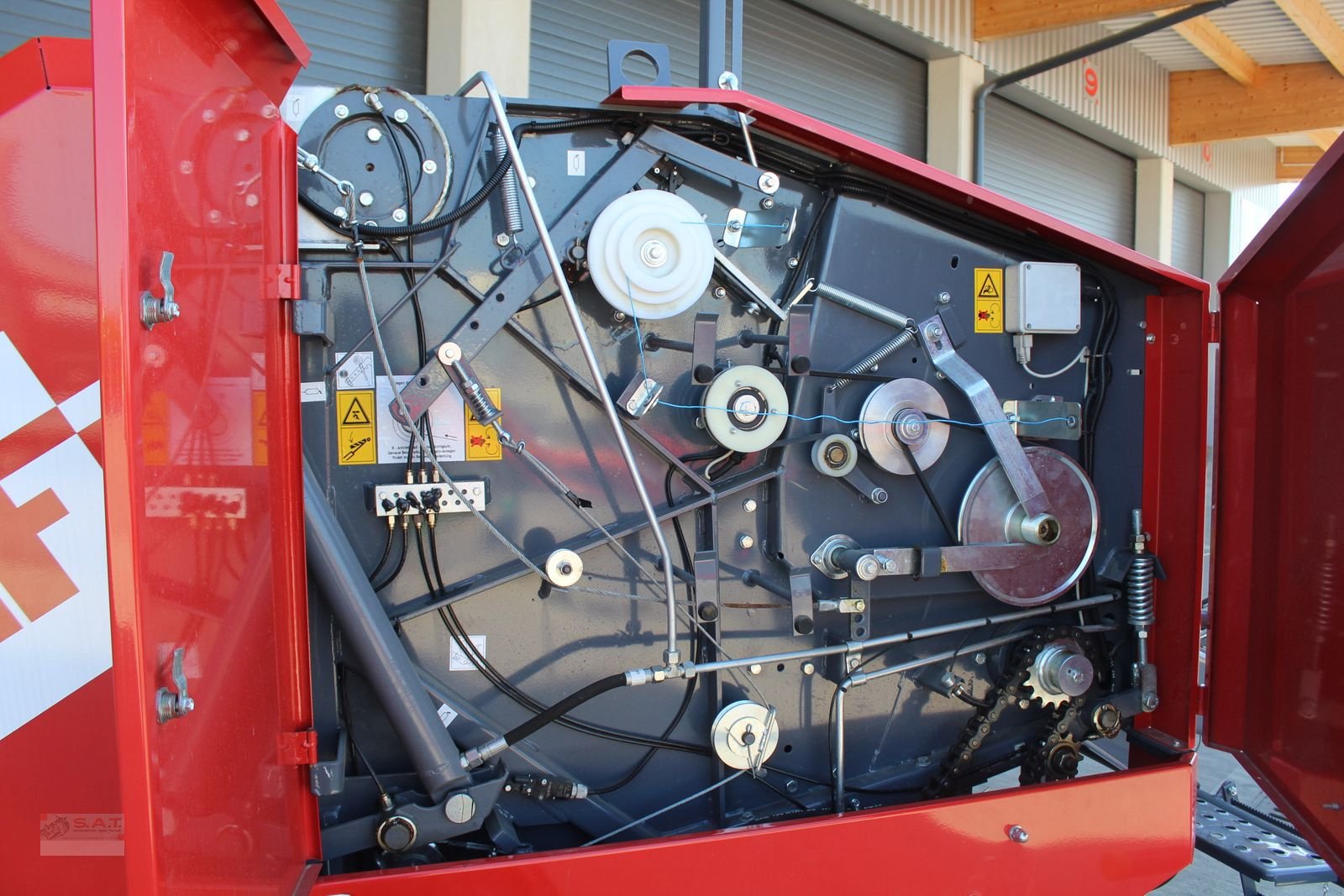 Rundballenpresse des Typs Metal-Fach RN 562-Bergprofi-Ballenpresse, Neumaschine in Eberschwang (Bild 15)