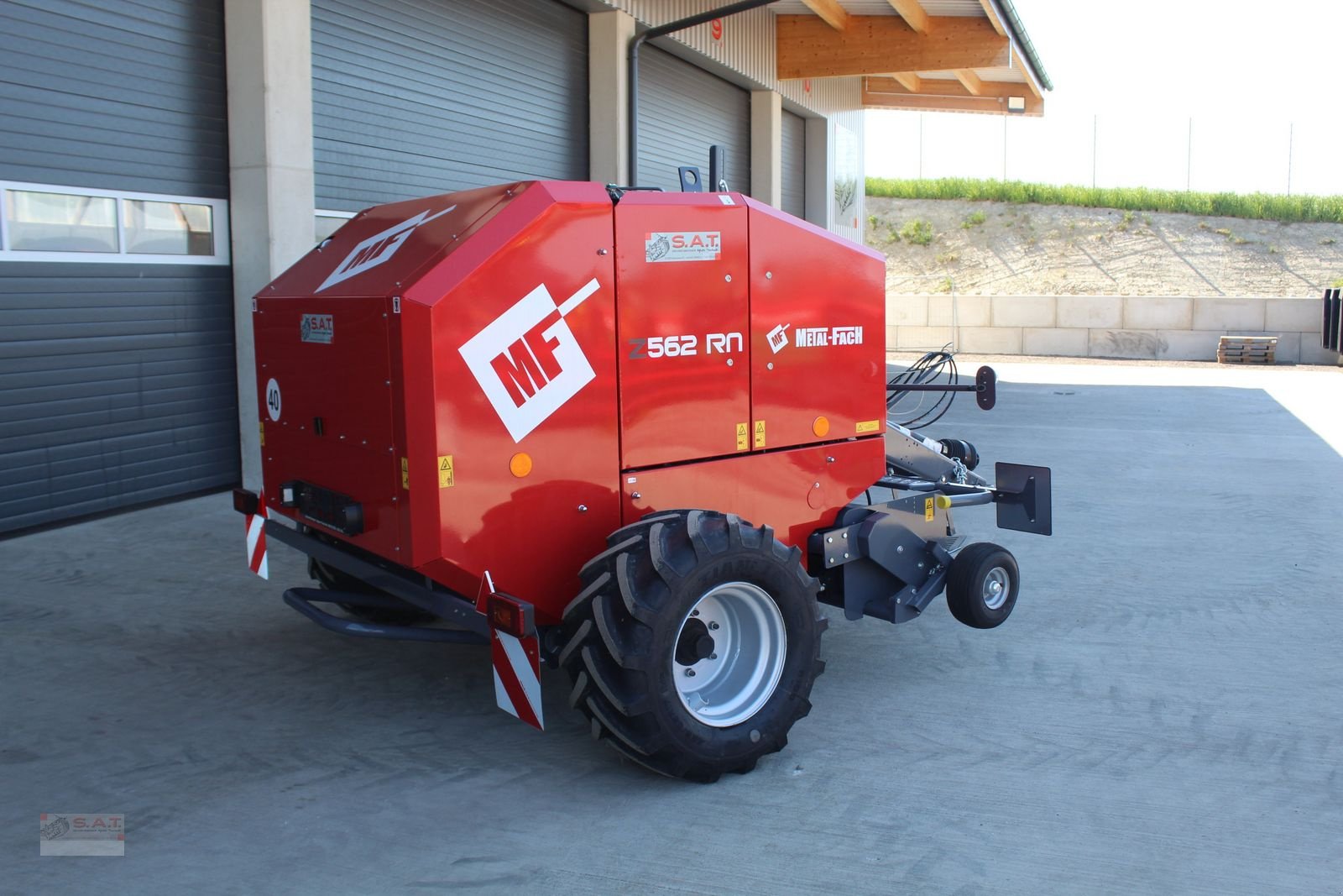 Rundballenpresse des Typs Metal-Fach RN 562-Bergprofi-Ballenpresse, Neumaschine in Eberschwang (Bild 2)