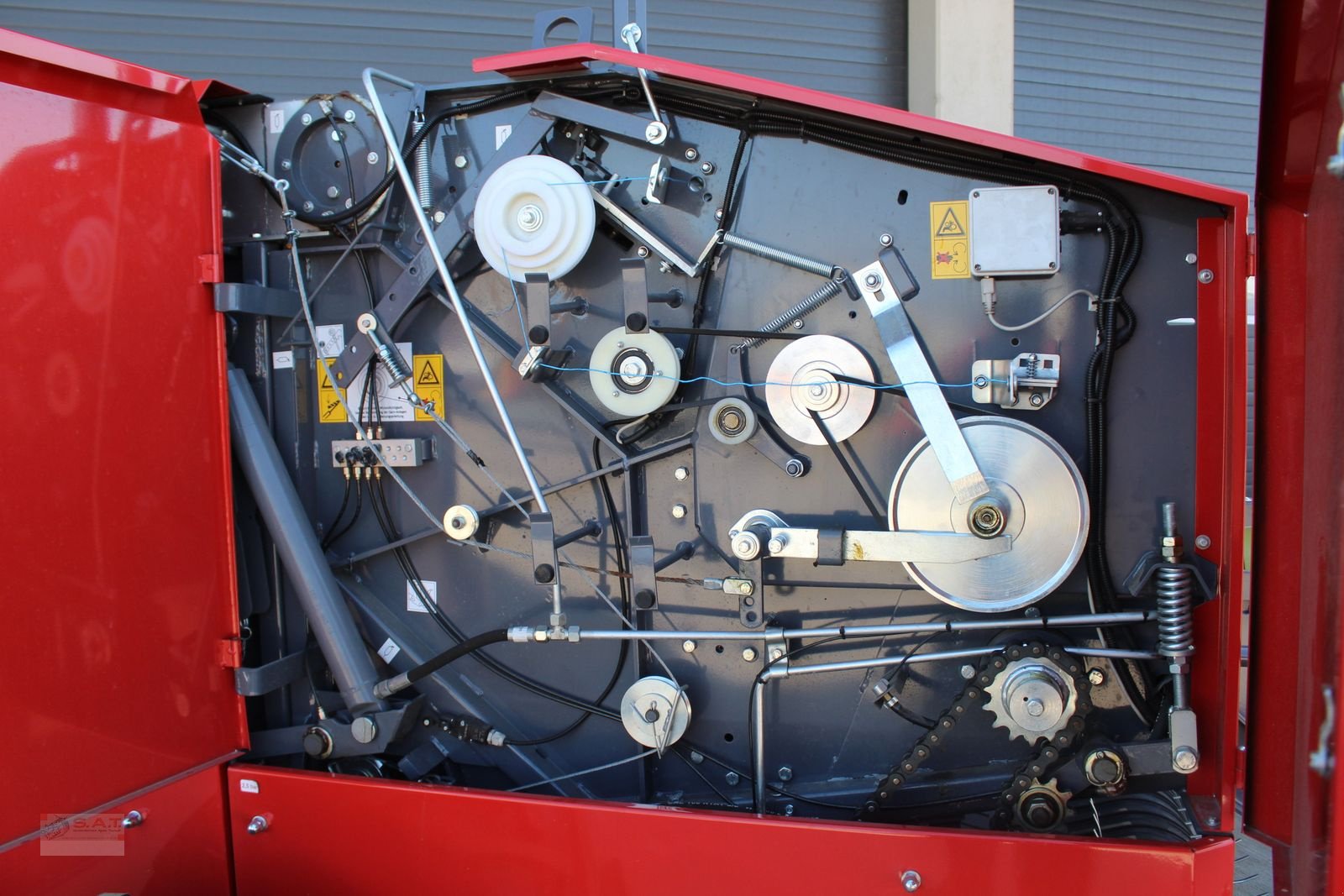 Rundballenpresse des Typs Metal-Fach RN 562-Bergprofi-Ballenpresse, Neumaschine in Eberschwang (Bild 14)