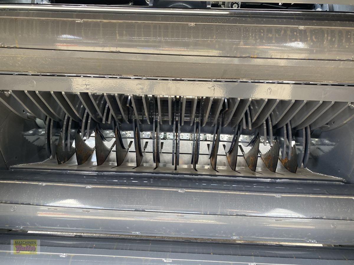 Rundballenpresse des Typs Metal-Fach Z 562 RN  Bergausführung Schneidwerk Bremse, Neumaschine in Kötschach (Bild 22)