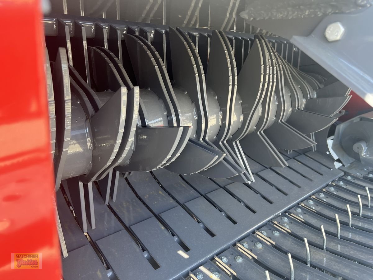 Rundballenpresse des Typs Metal-Fach Z 562 RN  Bergausführung Schneidwerk Bremse, Neumaschine in Kötschach (Bild 11)