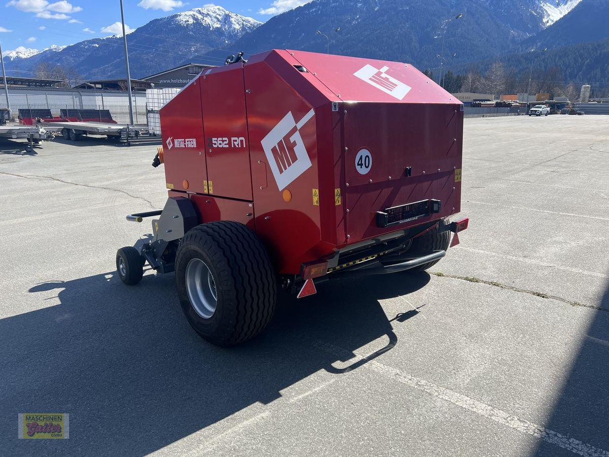 Rundballenpresse des Typs Metal-Fach Z 562 RN  Bergausführung Schneidwerk Bremse, Neumaschine in Kötschach (Bild 8)