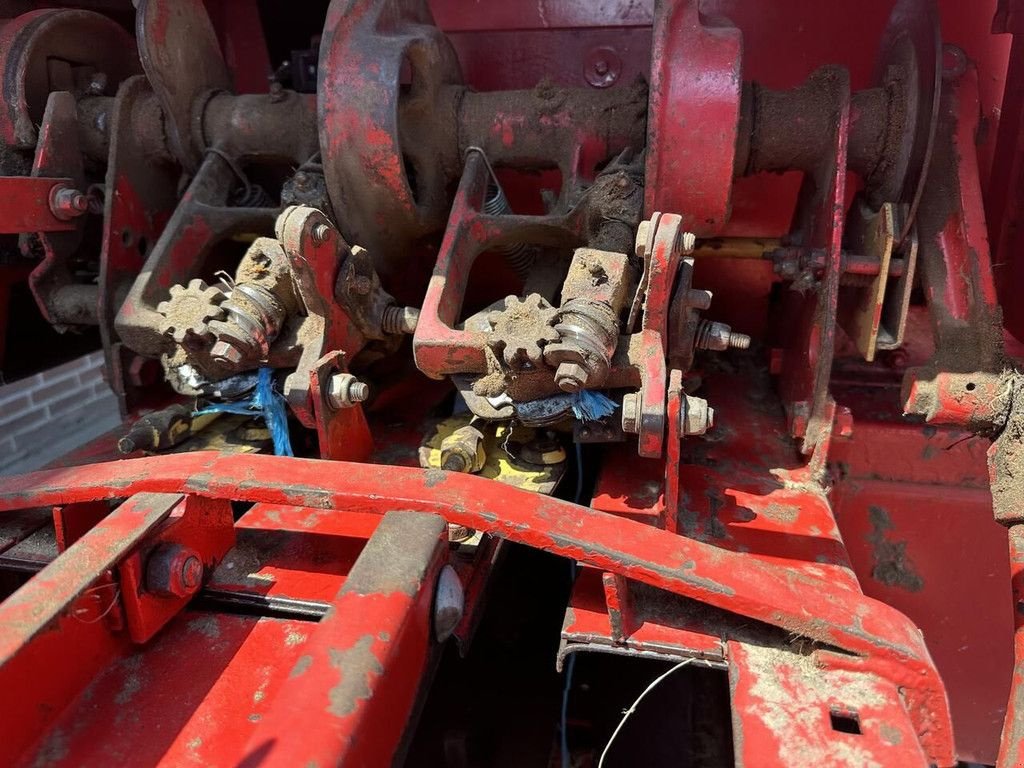 Rundballenpresse des Typs New Holland 276, Gebrauchtmaschine in Goudriaan (Bild 6)