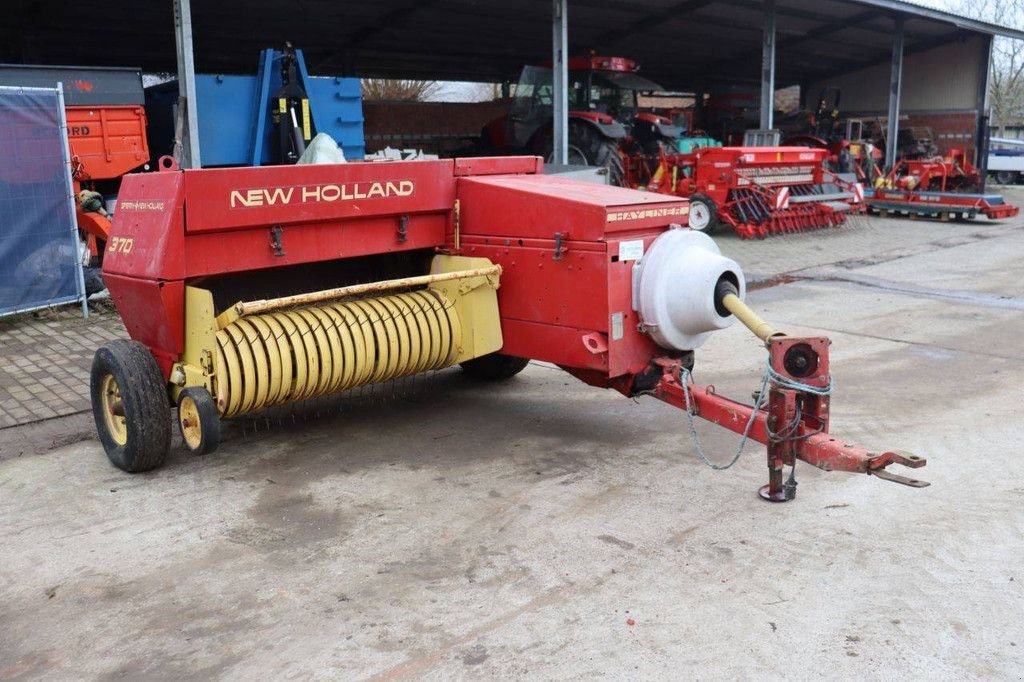 Rundballenpresse типа New Holland 370 Hayliner, Gebrauchtmaschine в Antwerpen (Фотография 8)