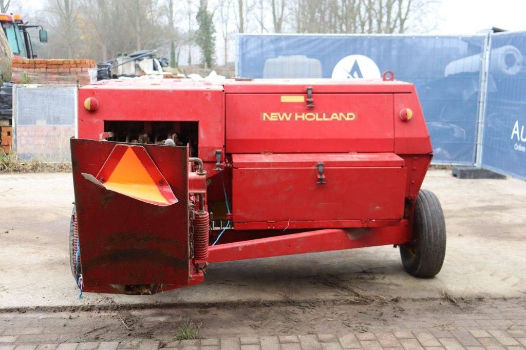 Rundballenpresse типа New Holland 370 Hayliner, Gebrauchtmaschine в Antwerpen (Фотография 5)