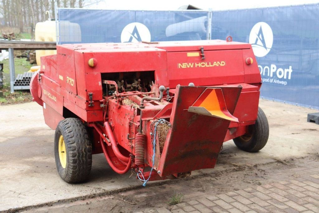 Rundballenpresse типа New Holland 370 Hayliner, Gebrauchtmaschine в Antwerpen (Фотография 4)