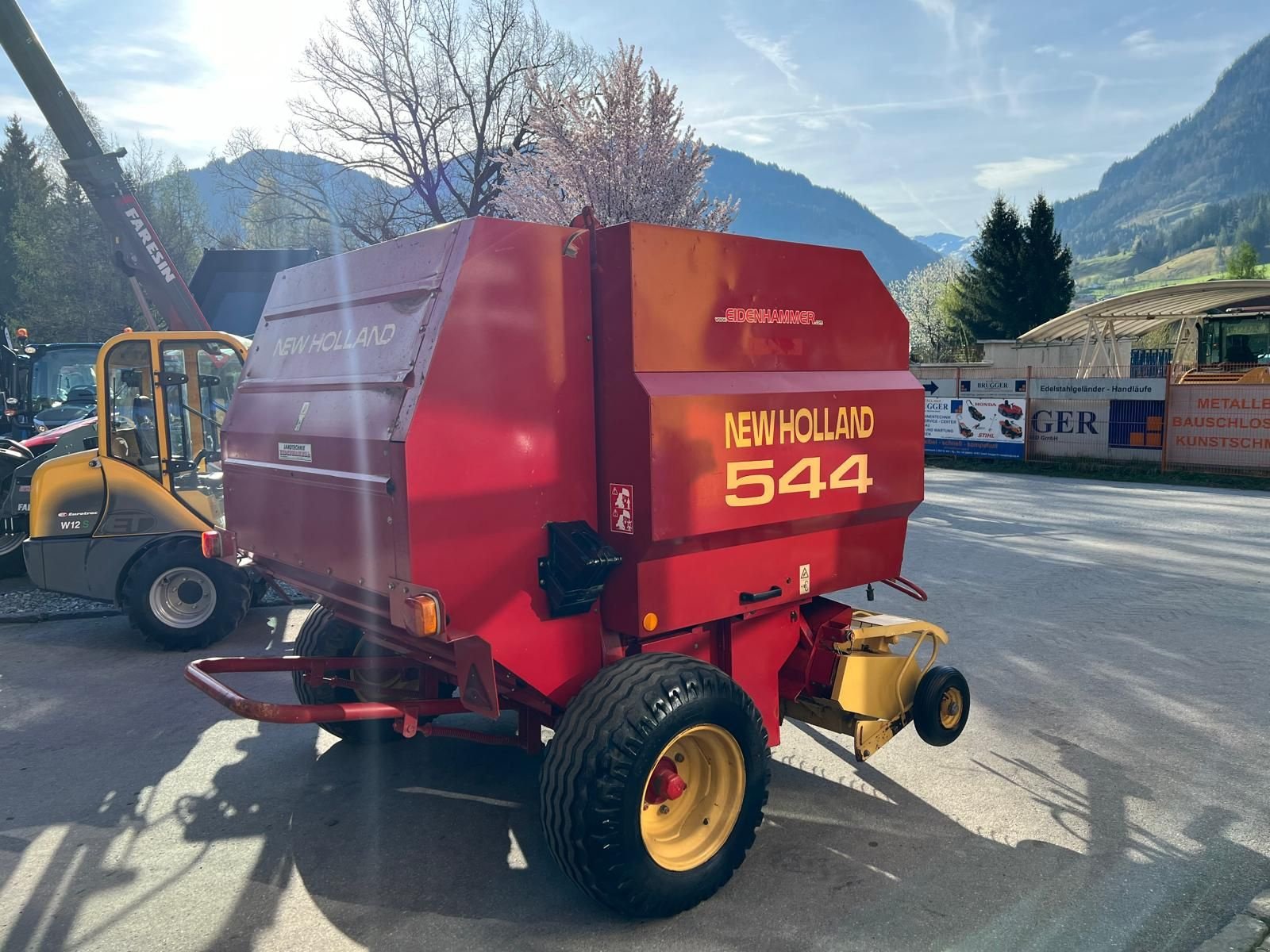 Rundballenpresse des Typs New Holland 544, Gebrauchtmaschine in Burgkirchen (Bild 6)