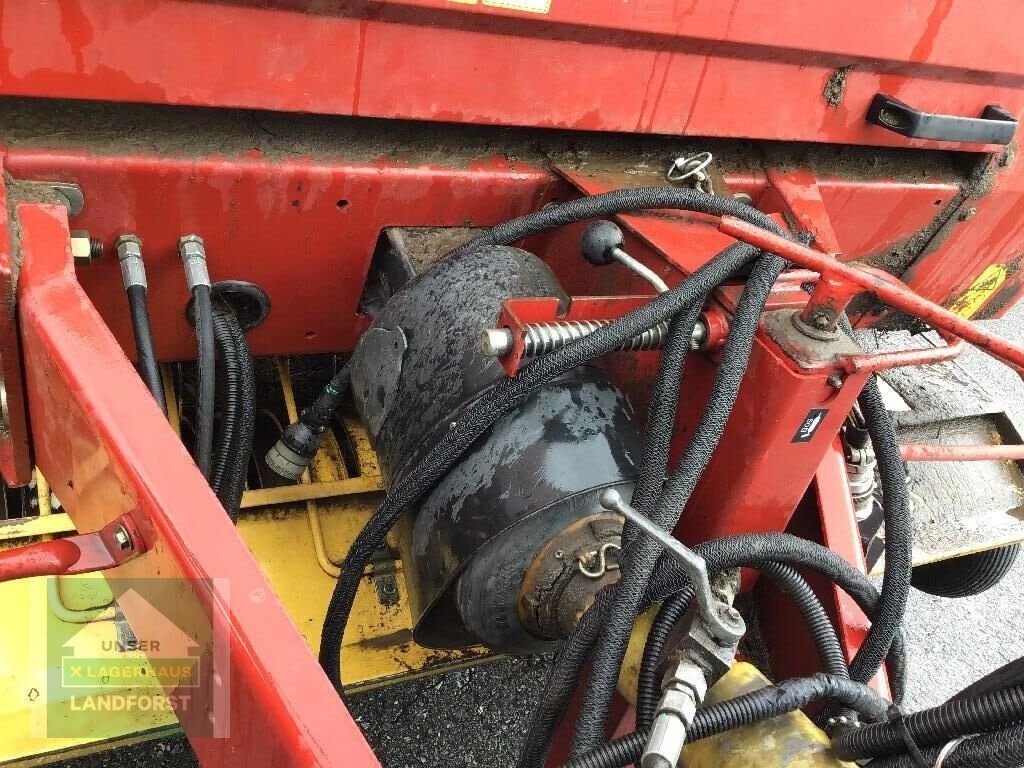 Rundballenpresse of the type New Holland 548 RCP, Gebrauchtmaschine in Murau (Picture 6)