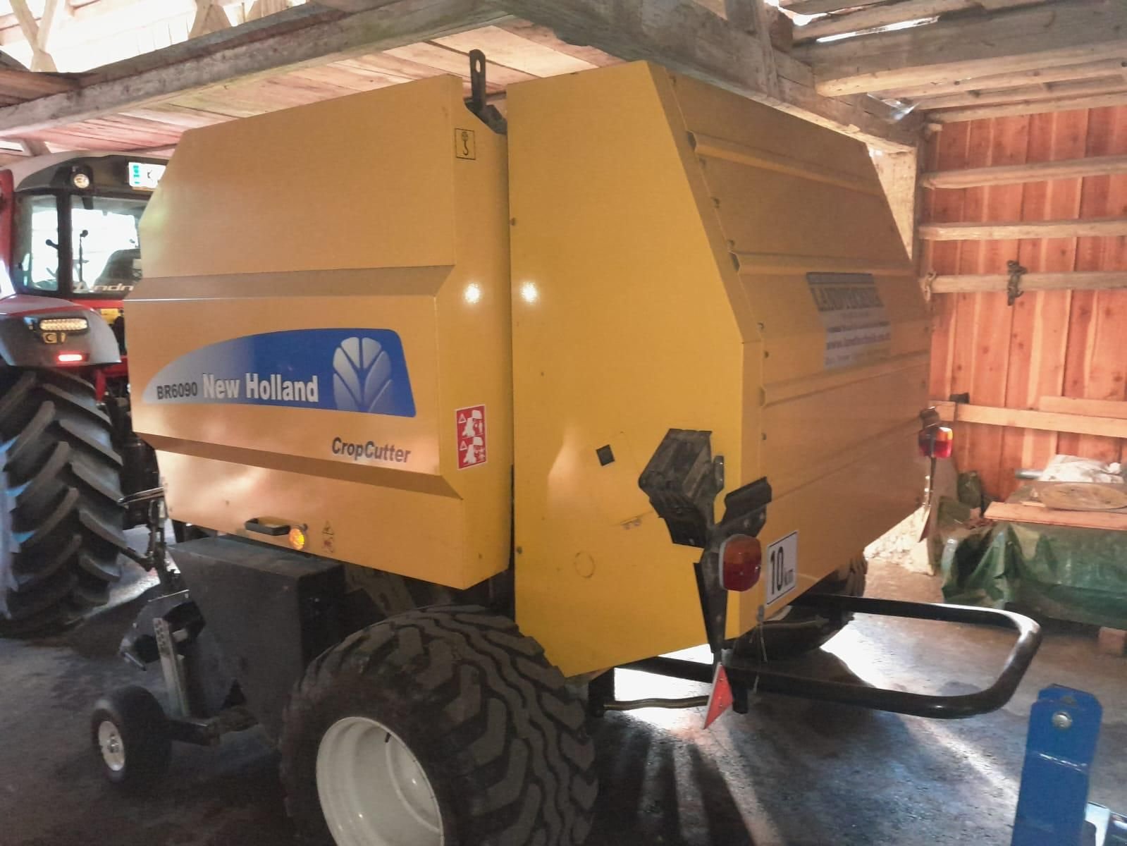 Rundballenpresse des Typs New Holland 6090 Rundballenpresse, Gebrauchtmaschine in Feldkirchen (Bild 1)