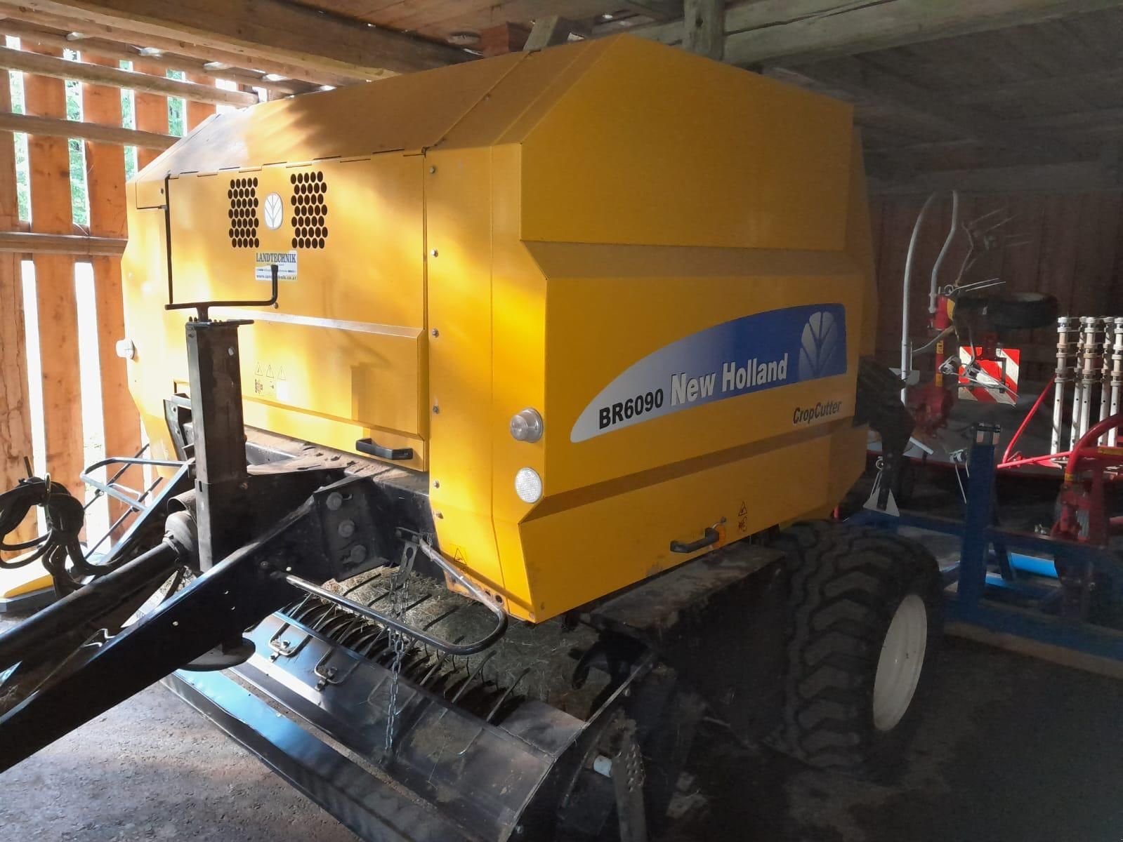 Rundballenpresse des Typs New Holland 6090 Rundballenpresse, Gebrauchtmaschine in Feldkirchen (Bild 3)