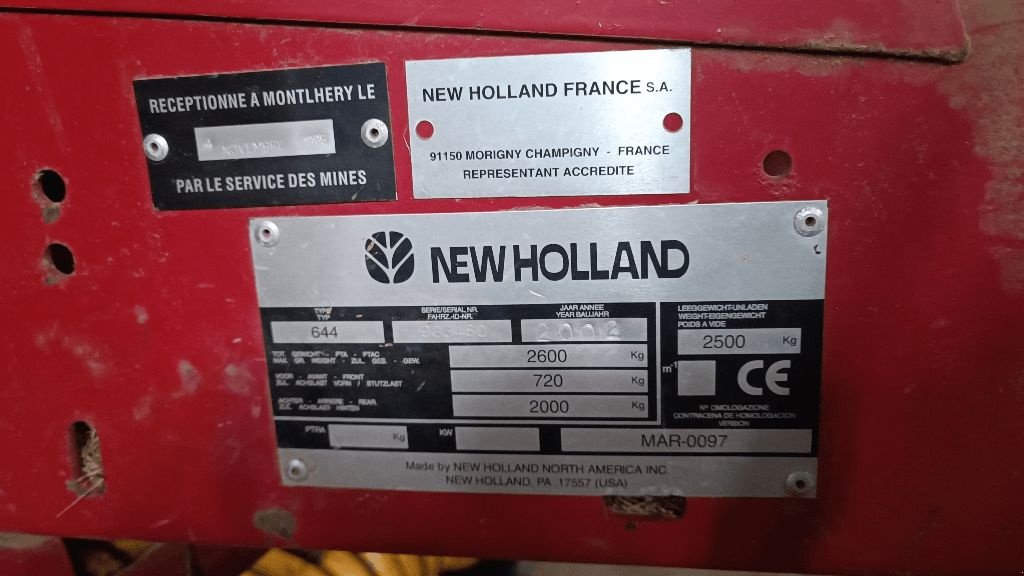Rundballenpresse типа New Holland 648, Gebrauchtmaschine в COGNAC LA FORET (Фотография 7)