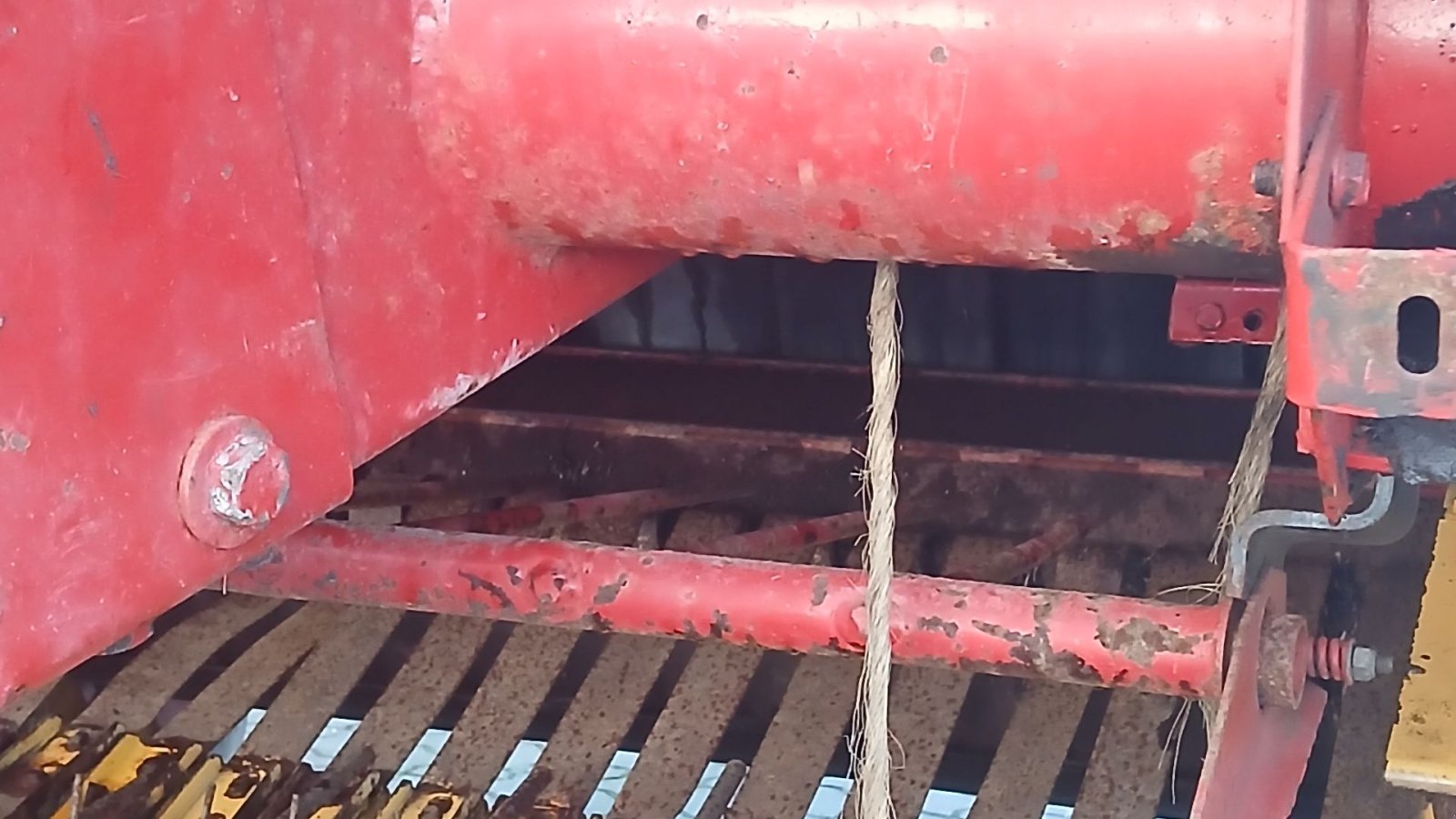 Rundballenpresse типа New Holland 650, Gebrauchtmaschine в Horsens (Фотография 10)