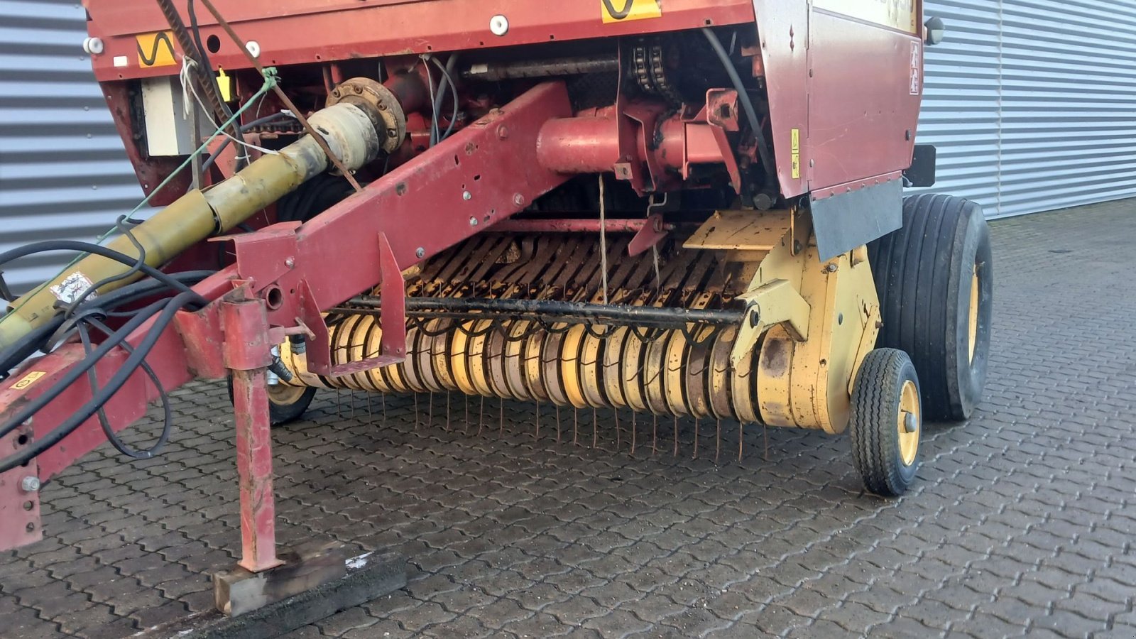Rundballenpresse типа New Holland 650, Gebrauchtmaschine в Horsens (Фотография 2)