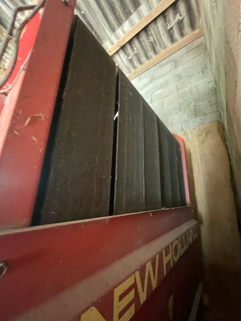 Rundballenpresse des Typs New Holland 650, Gebrauchtmaschine in Calmont (Bild 7)