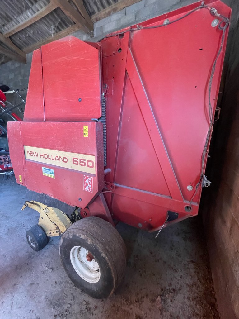 Rundballenpresse des Typs New Holland 650, Gebrauchtmaschine in Calmont (Bild 5)