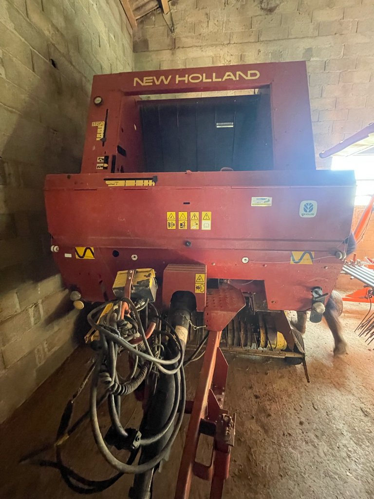 Rundballenpresse des Typs New Holland 650, Gebrauchtmaschine in Calmont (Bild 9)